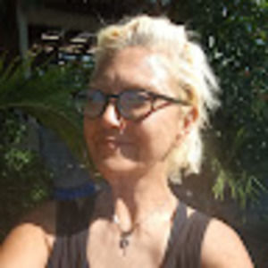 Meet your Posher, Laura leticia